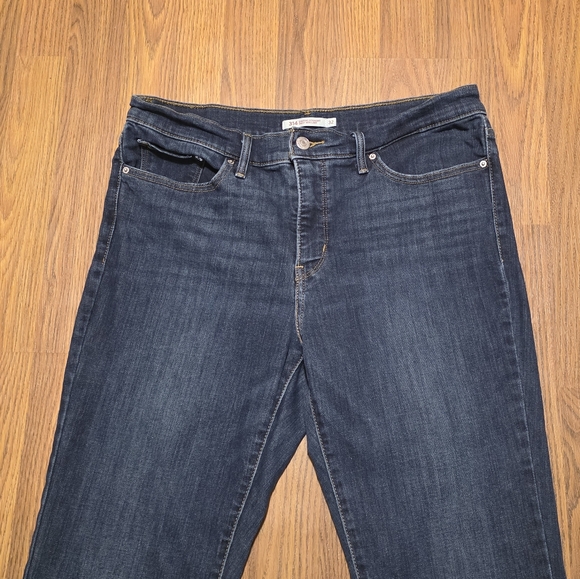 Levi’s 314 Shaping Straight Women’s 32x32 Mid Rise Slim Straight Dark Wash E45 - Picture 4 of 12